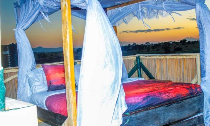 Amboseli Cabin | Sleeps 3, Ensuite Star Bed Mt Kilimanjaro View