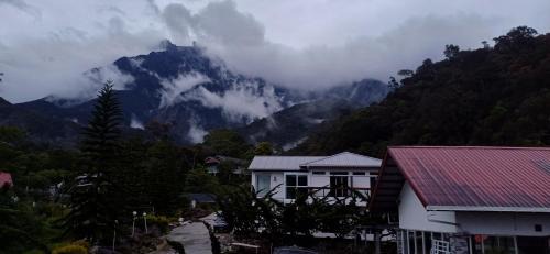 Kundasang Hotel | Sling & Stone Mountain Suites