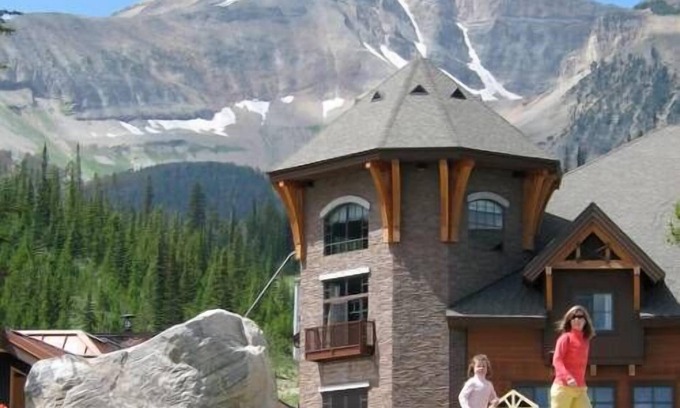 Big Sky Apartment | Slopeside Suite @ Big Sky Resort MT-Ski Lifts Steps Away-Great reviews!