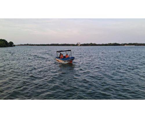 Puliyanthivu Boat Rental | Small Bat Full Package 1