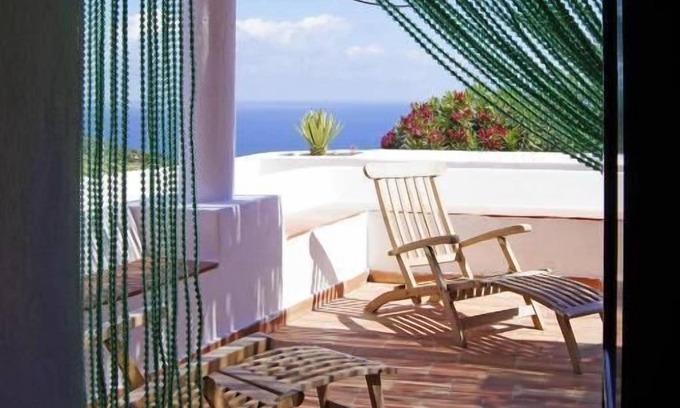 Kamma Apartment | Small dammuso with shared pool and what a view!
