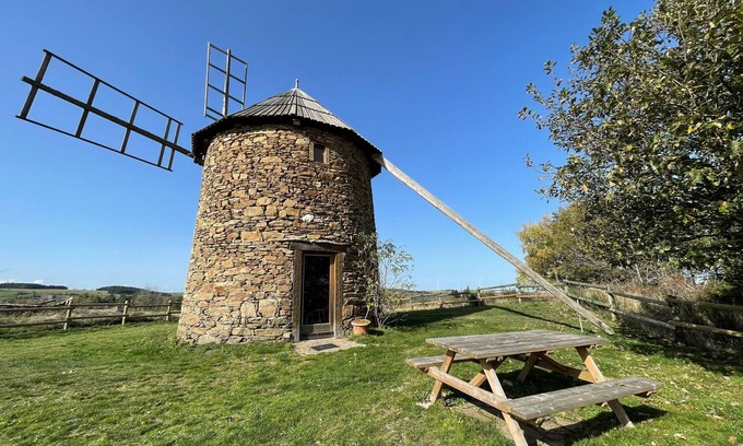 La Fagette Cottage | Small mill with garden, near windmills and turbines
