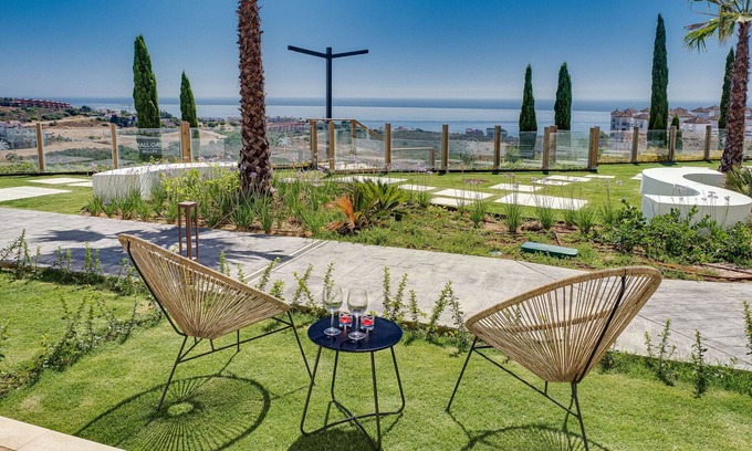 Puerto de la Duquesa Apartment | SMALL OASIS 2395