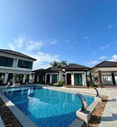 Kampung Padang Midin House | Smilang Chalet