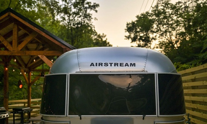 Wears Valley House | Smky Mtn Getaway:Airstream Glamping Adventure