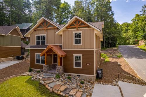 Gatlinburg Ski Chalet | Smoky Pines Chalet