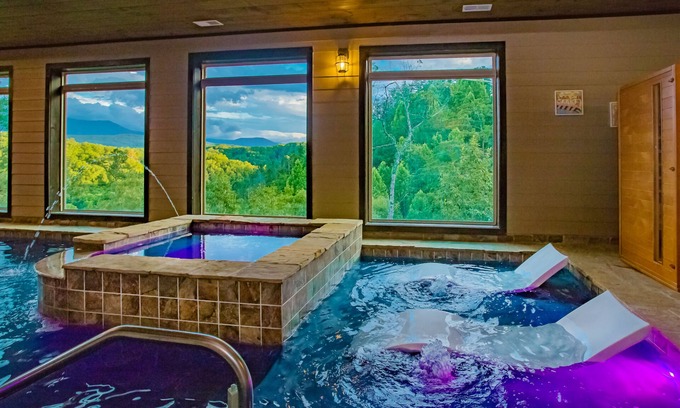 Gatlinburg - Pigeon Forge Cabin | SMRetreat: SpectacularViews! Theater, Games, HotTub, Wifi, FirePit, Large Groups