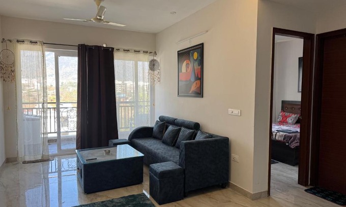 Bullawala Apartment | Snow Den