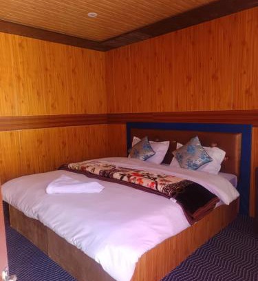 Leh Hotel | snow land wooden cottage