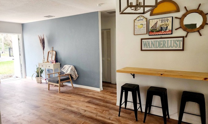 Port Richey Cottage | Snowbird friendly, amazing location!