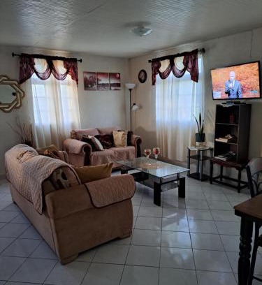 Goodland Apartment | So-neez Top floor apt