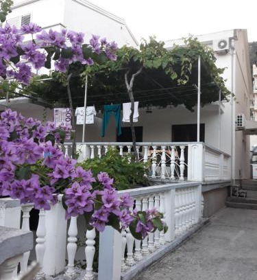 Petrovac House | Sobe i apartmani Marović