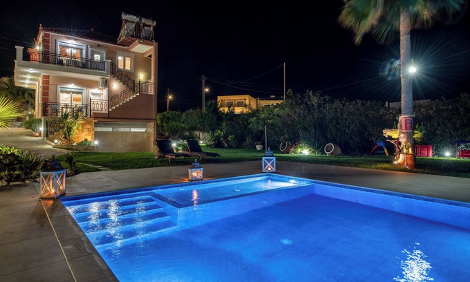 Kamisiana Apartment | Socrates Holidays Apt. 1 with Pool near the Beach