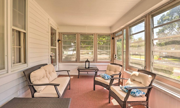 Sodus Point Cottage | Sodus Point Escape w/Yard: Walk to Lake Ontario