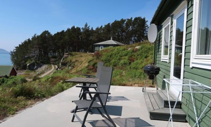 Hyllestad House | Sognesjö by Interhome