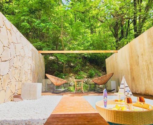 Inje House | Sokcho Floating Whale Seorak Dojeok Waterfall Stay