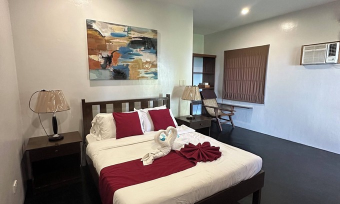 Zamboanguita Resort | Solaj 4 bedroom resort with WiFi, AC in Zamboanguita near Apo Island and Dauin
