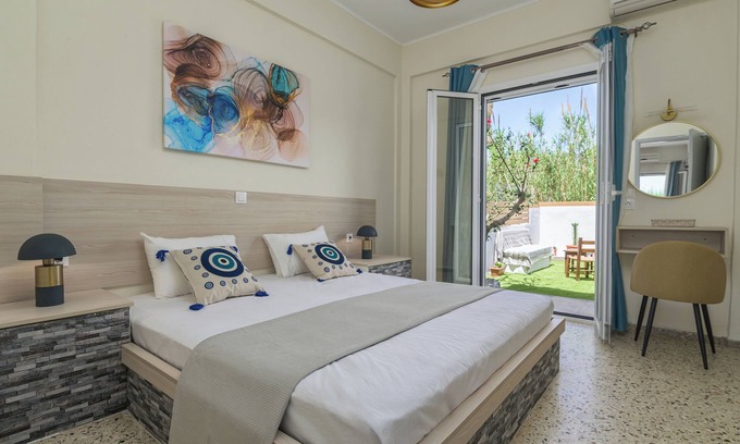 Koutsouras Apartment | SOLE e MARE #A3nBeachfront Apartment – Just 10 Meters from the Sea!