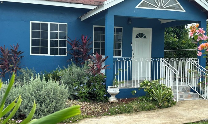 Savanna la Mar House | “Something Blue”nEntire property in Westmoreland, Jamaica nCozy 3 bedroom home