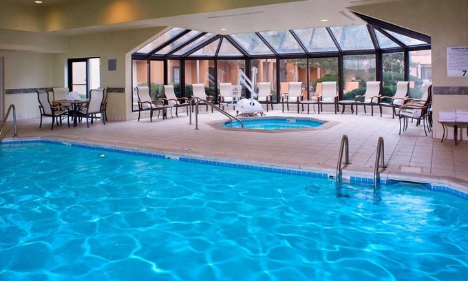 Waldron Hotel | Sonesta Select Kansas City Airport Tiffany Springs