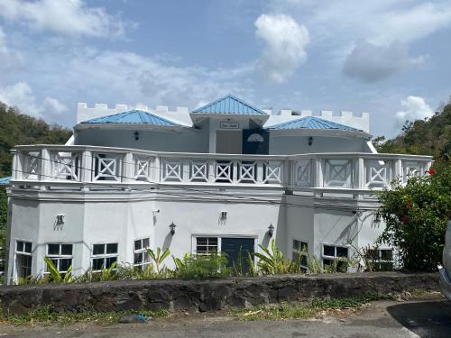 Castries Quarter Villa | Sonia's Paradise