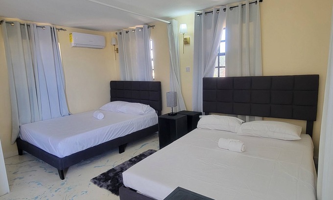 St. George's Apartment | Soothing 2-bedroom apartment with AC in Saint George's