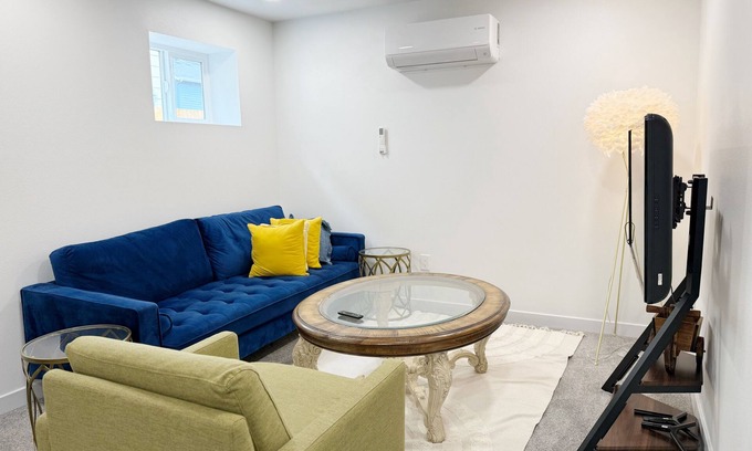 Mount Baker Condo | Soothing Renovated 2-bedroom condo with AC & Laundry in vibrant Seattle Mt Baker