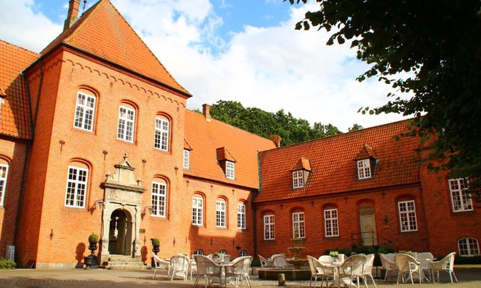 Skanderborg Municipality Hotel | Sophiendal Manor