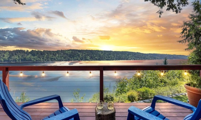 Rollingbay House | Sound & Cedar PNW Escape w/Unbeatable Views