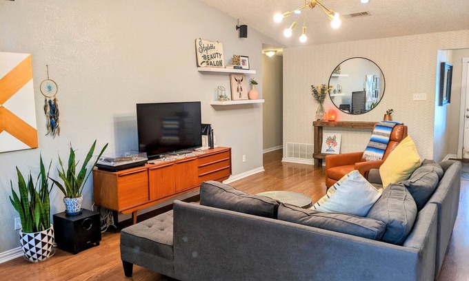 Austin House | South Austin Charmer with Backyard Oasis