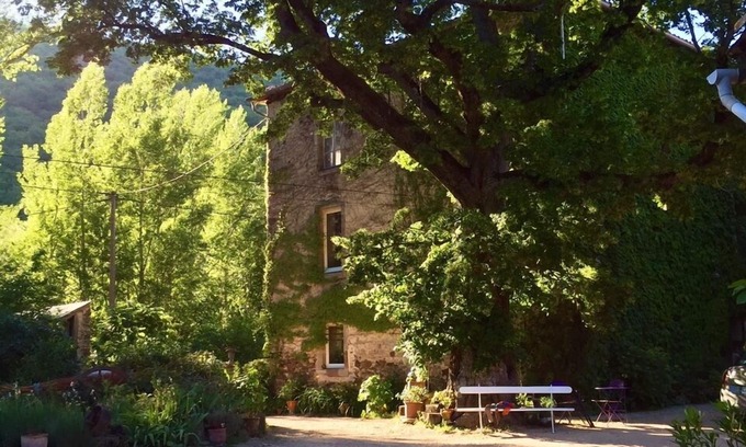 Brusque House | South Aveyron gîte on private riverside, sleeps 6 to 14 people