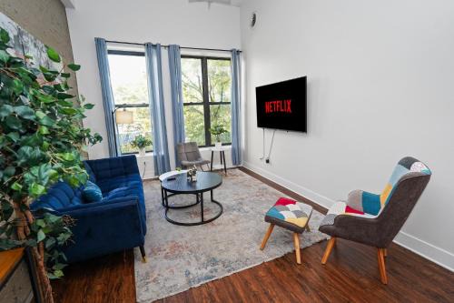 Near South Side Apartment | South Loop 3BR Group Comfort Near Downtown, Grant Park, Soldier Field and McCormick Place