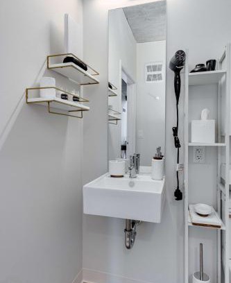 The Loop Apartment | South Loop Rooftop With In & Out Parking 1