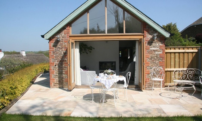South Milton House | South Milton.Stunning New Stone cottage close to beautiful beaches