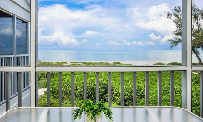 Captiva House | South Seas Beach Villa 2028 - Gulf front largest floor plan