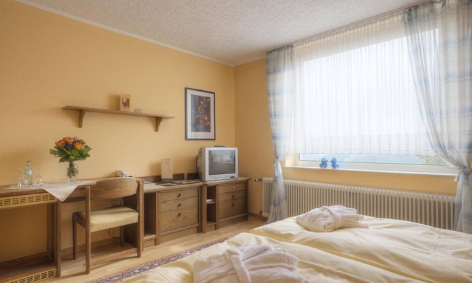 Bollendorf-Pont House | South side without balcony with panoramic view, max. 1 nights - Waldhotel Sonnenberg