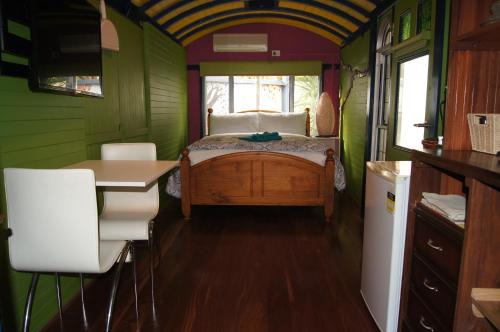 South Fremantle House | South Terrace Studio - Walk to Everything !