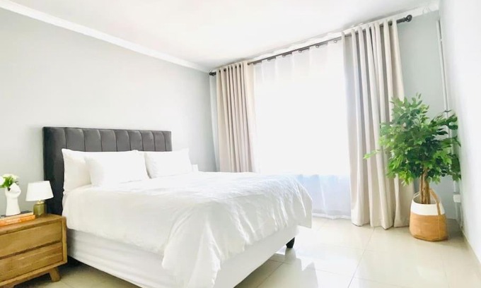 Port Elizabeth Apartment | Southend-on-Sea house located in an open complex