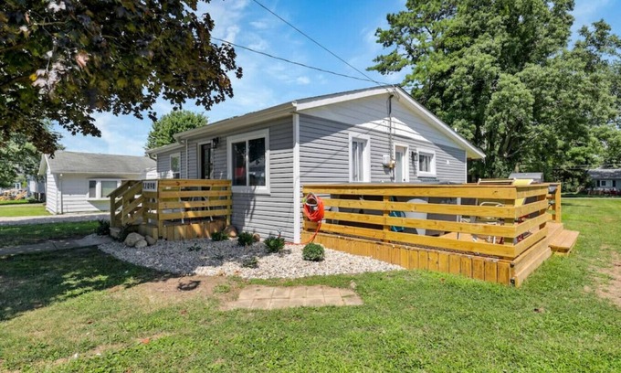 Millersport Cottage | Sows on Sixth: Walking Distance to Buckeye lake Marina