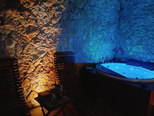Rosolini House | SPA ROOM SICILIA - Intera casa con spa privata Jacuzzi Sauna Bagno di Vapore ad uso illimitato