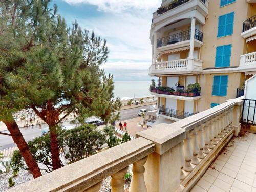 Old Town Apartment | Spacieux 3P en centre-ville avec terrasse vue mer à Menton - FR-1-196-379