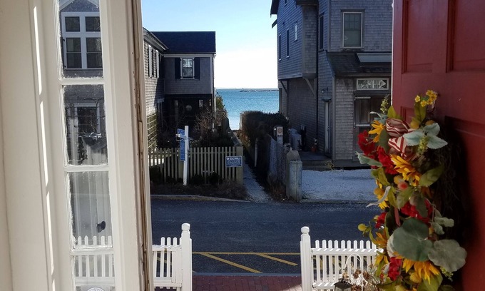 Commercial Street Condo | Spacious 1 Bedroom, First Fl., Beach Access, in quiet East End. n