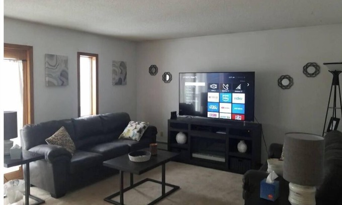Bismarck Apartment | Spacious 1 BR Apartment located above a Salon.
