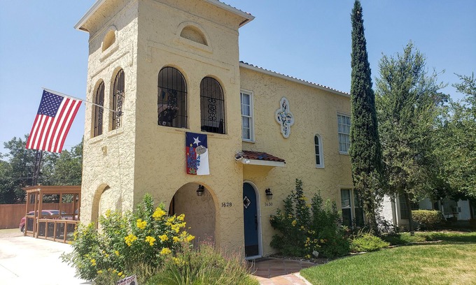 Jefferson Apartment | Spacious (2/1, 1100 sqf) - 5 -15 minutes to Airport, Downtown, SeaWorld, etc.
