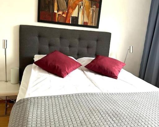 Punavuori Apartment | Spacious 2 rooms apartment in Helsinki Design District, own balcony