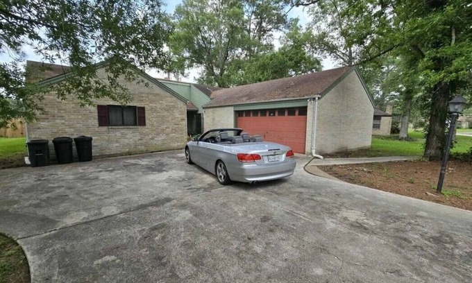 Crosby House | Spacious 2300SF, Recently Rehabbed, Large Living