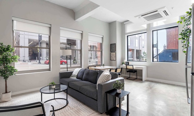 Downtown Cincinnati Apartment | Spacious 2BR CozySuites | OTR Downtown #06