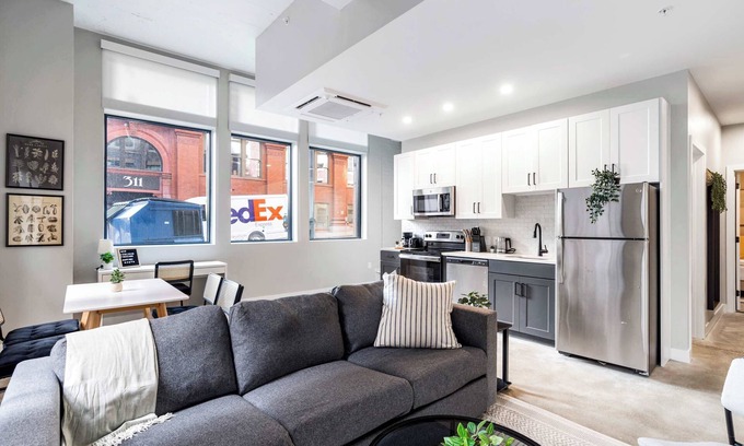 Downtown Cincinnati Apartment | Spacious 2BR CozySuites | OTR Downtown #14
