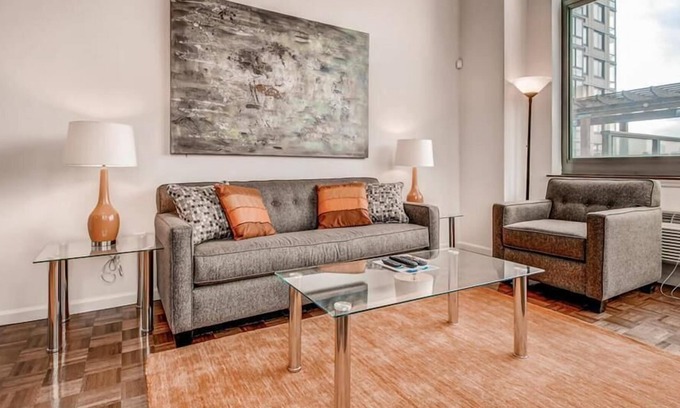 Hudson Exchange Apartment | Spacious 2BR | Full Kitchen | Minutes to PATH | Jersey City by GLS