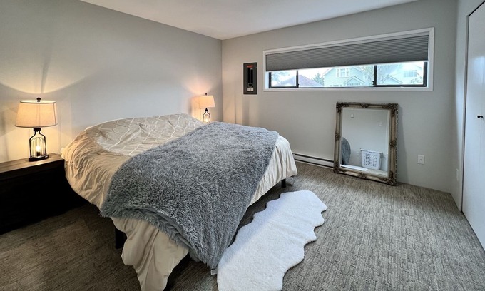 Prince Rupert House | Spacious 3 bedroom/2 baths s/s duplex, newly renovated, new furniture! 🏠🛌🛀☕️
